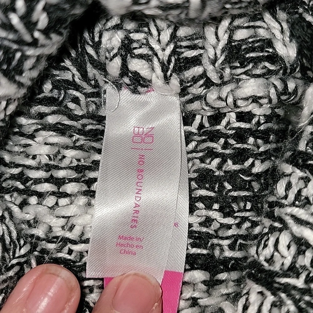 No Bounderies Cowlneck  Sweater Size M 7-9